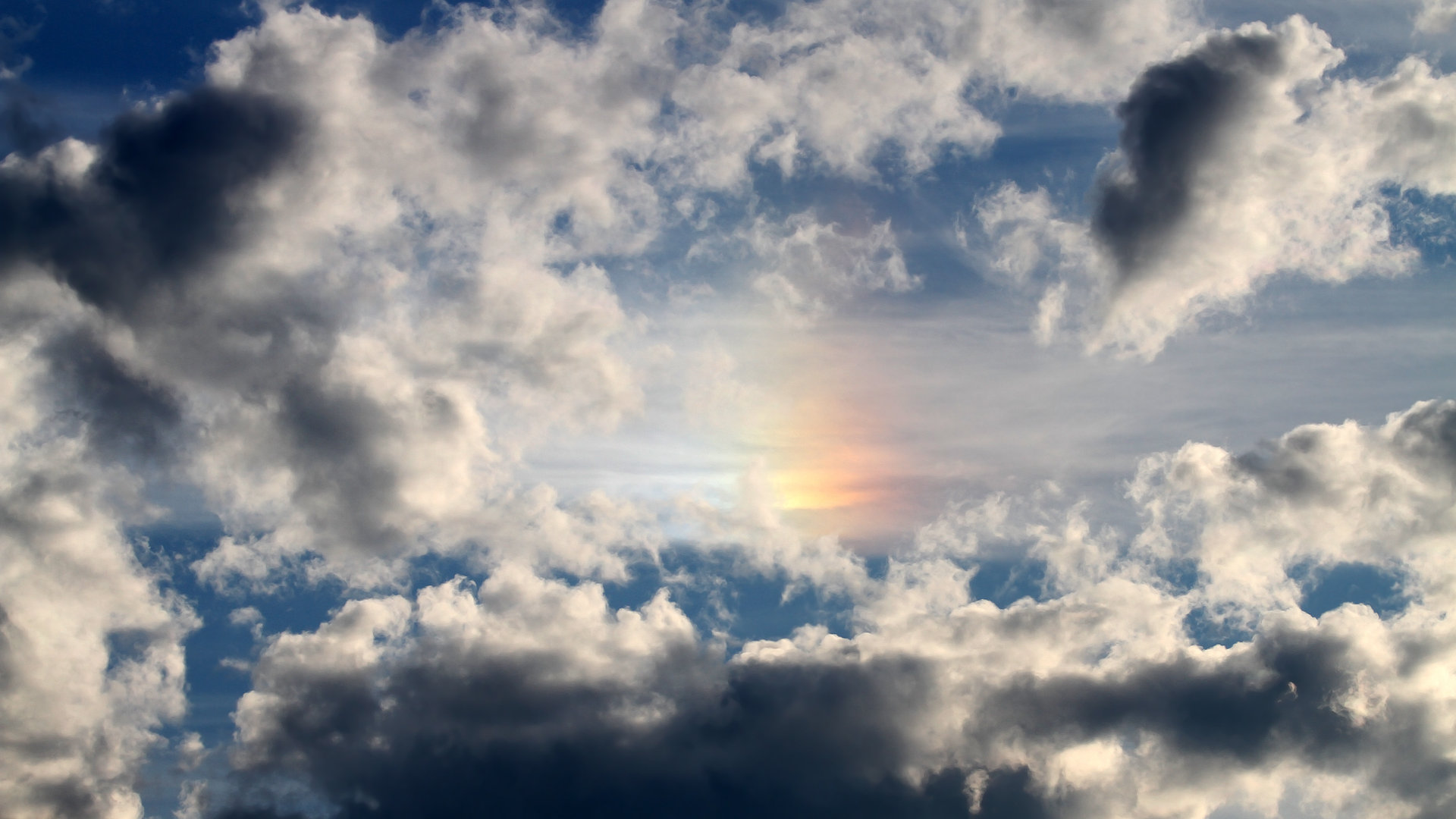 体育跨界合作:F1携手大型品牌联名,f1esports