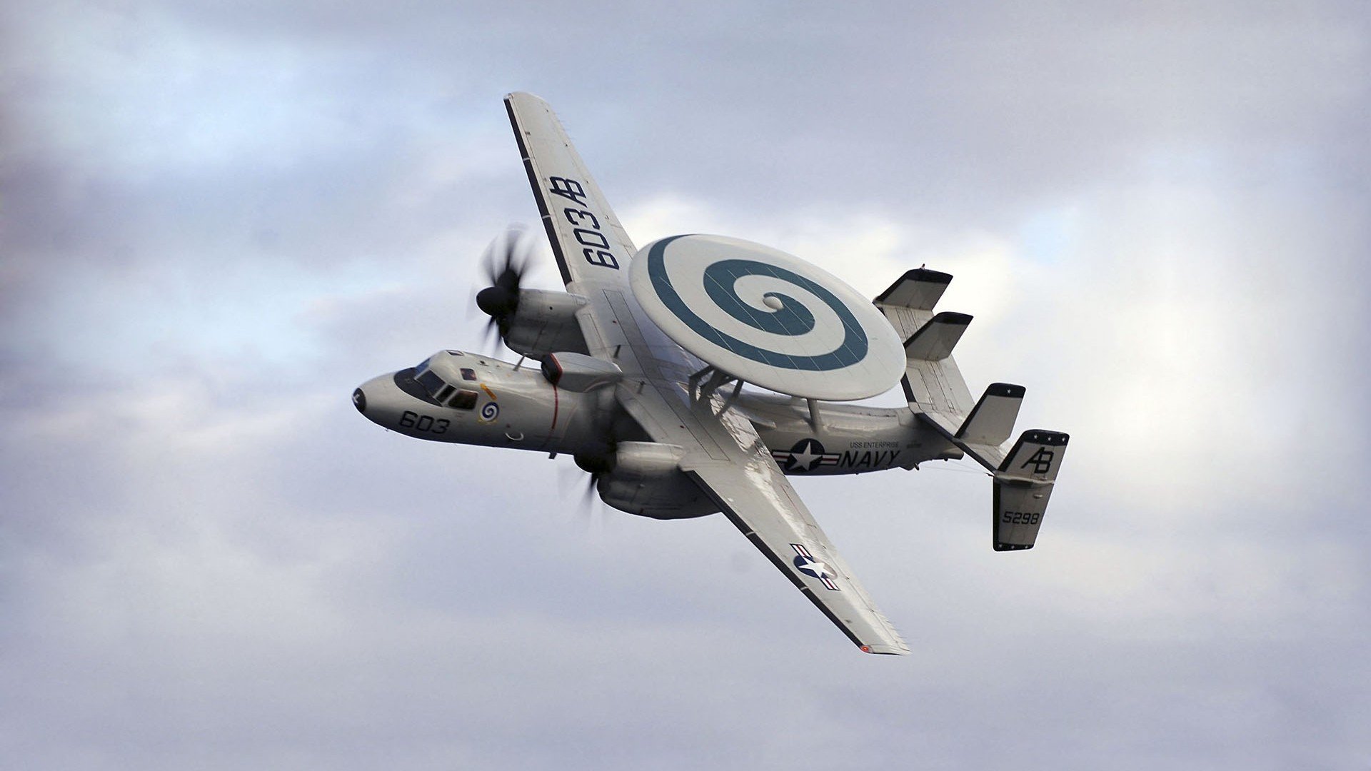 爱游戏app-墨西哥守门员戴羽绒服扑点球，全场沸腾，墨西哥足球守门员